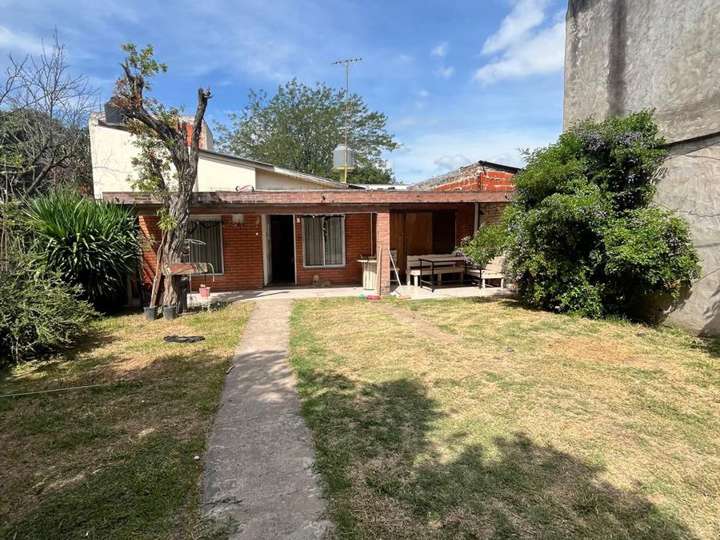 Casa en venta en París, Buenos Aires