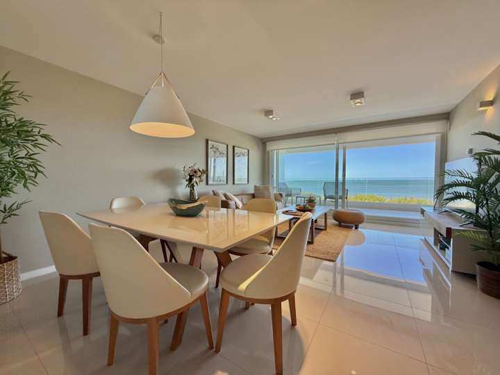 Apartamento en venta en Rambla Doctor Claudio Williman, Maldonado
