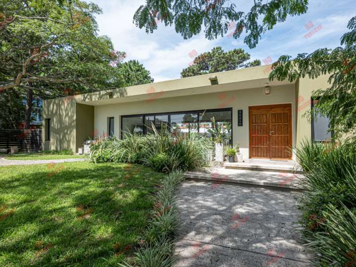 Casa en venta en Los Espinillos, Maldonado