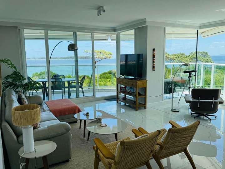 Apartamento en venta en Rambla Doctor Claudio Williman, Maldonado