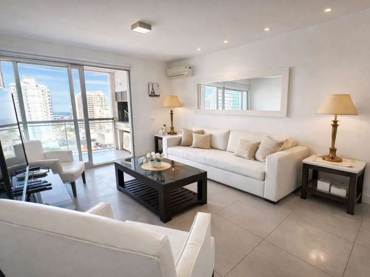 Apartamento en venta en Avenida Francisco Salazar, Maldonado