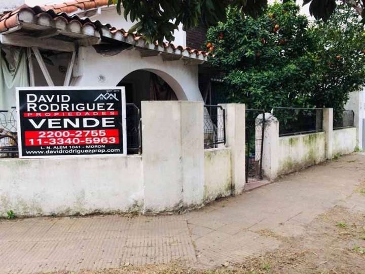 Casa en venta en Vhenaut, 805, Buenos Aires