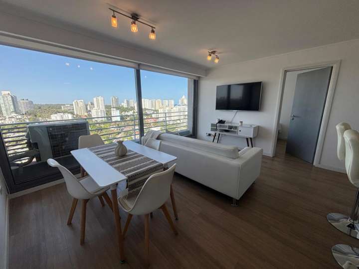 Apartamento en alquiler en Rambla Doctor Claudio Williman, Maldonado