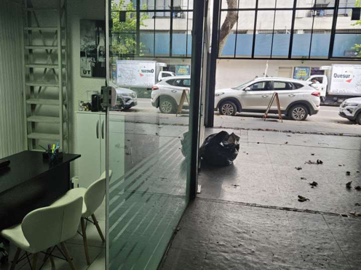 Comercial / Tienda en venta en Avenida 18 de Julio, Montevideo
