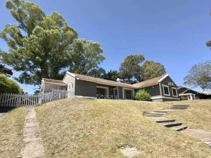 Casa en alquiler en Avenida del Mar, Maldonado
