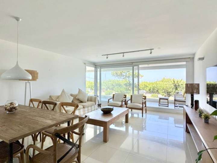 Apartamento en venta en Rambla Doctor Claudio Williman, Maldonado