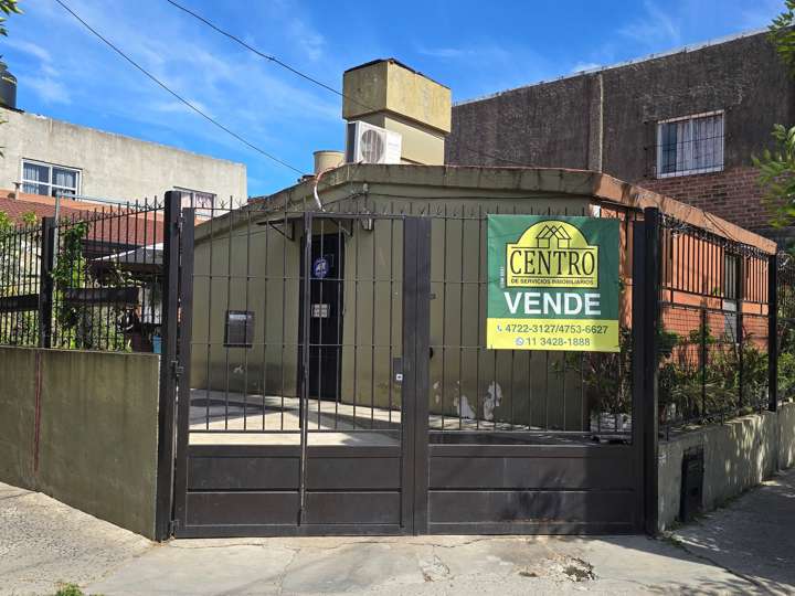Casa en venta en 99 - Gabriela Mistral, Buenos Aires