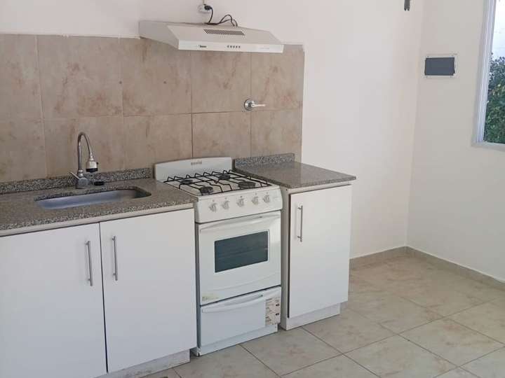Departamento en alquiler en Cayetano Bourdet, Garín