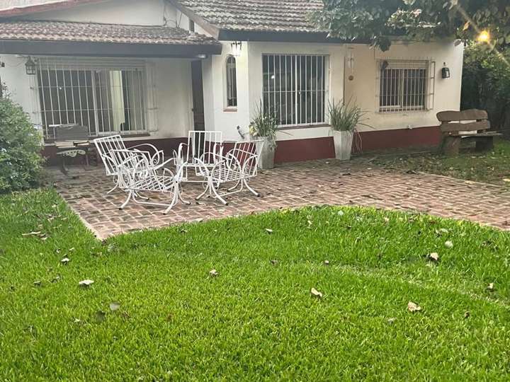 Casa en alquiler en Marcos Sastre, Buenos Aires