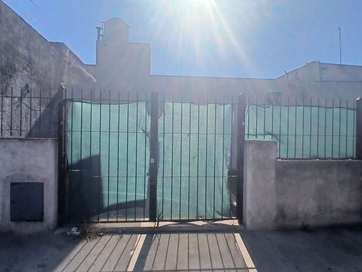 Casa en venta en Amancio Alcorta, 3618, Lomas del Mirador