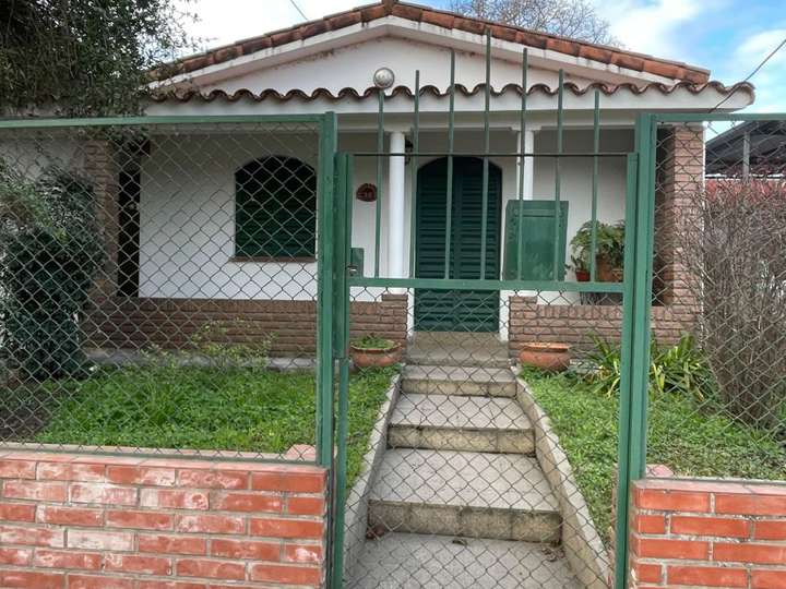Casa en venta en del Carmen, Villa Allende