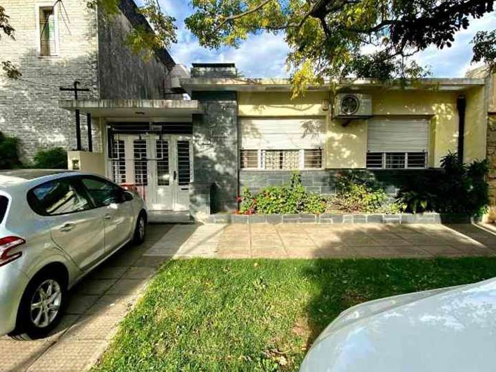 Casa en venta en Intendente Abel Costa, 712, Buenos Aires