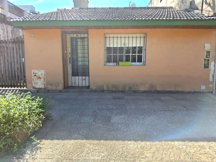 Edificio en alquiler en Irala, 2314, Lomas del Mirador