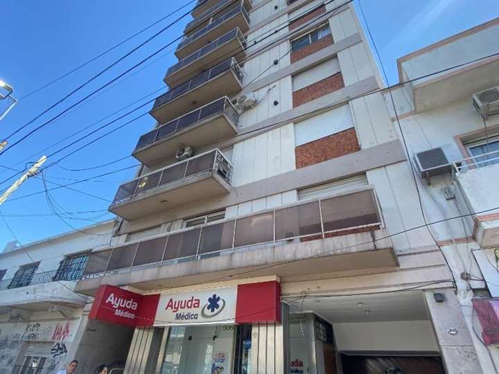 Departamento en alquiler en Avenida Hipólito Yrigoyen, 5055, Buenos Aires