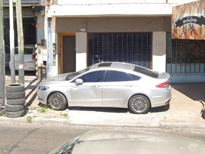 Comercial / Tienda en alquiler en Avenida Intendente Esteban Crovara, 2200, La Tablada