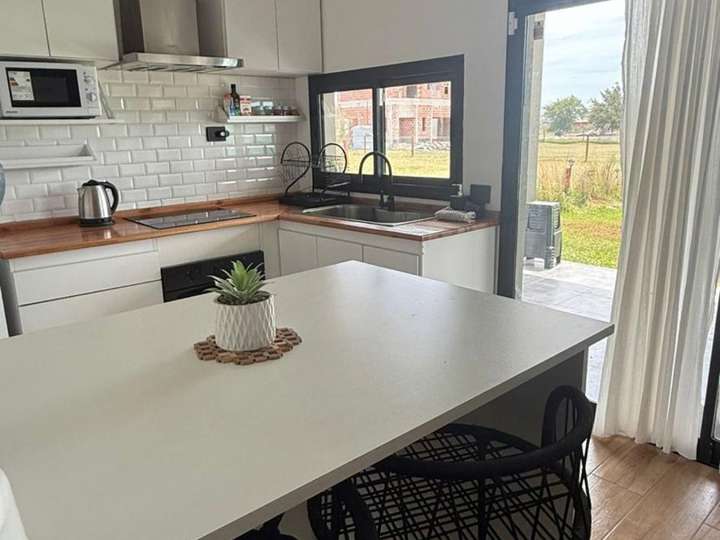 Casa en venta en Leopoldo Marechal, Buenos Aires