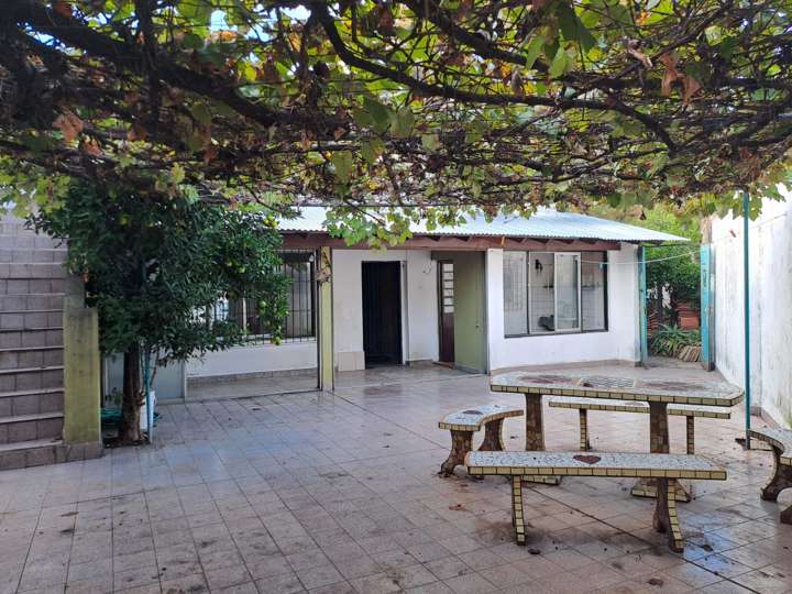 Casa en venta en Los Nogales, Tapiales