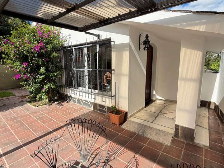 Casa en alquiler en Mistral, Córdoba