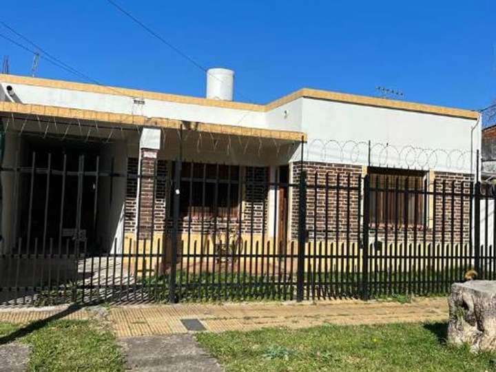 Casa en venta en Coronel Martín de Lacarra, 2699, Buenos Aires