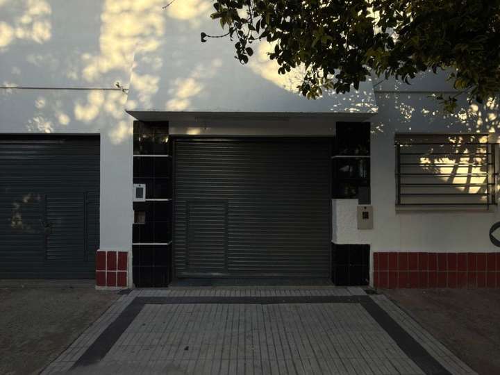 Comercial / Tienda en alquiler en Esteban de Luca, Santa Fe