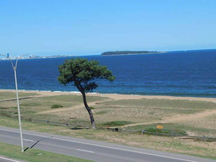 Apartamento en venta en Pinares, Maldonado