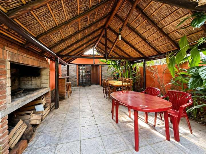 Casa en venta en Calle 17, Playa Grande
