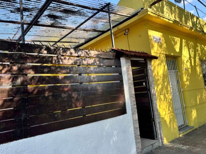 Casa en venta en Flor de Maroñas, Montevideo