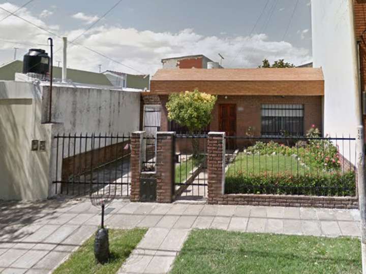 Casa en venta en América, 2297, Villa Luzuriaga