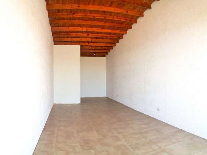 Comercial / Tienda en alquiler en Avenida Del Libertador, Merlo