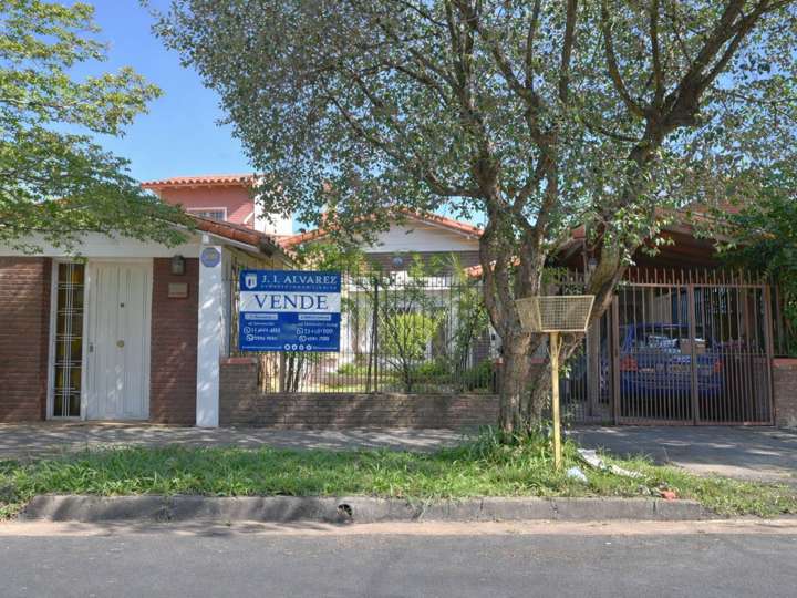 Casa en venta en Diagonal 102 - Libertad, Ciudad Jardín Lomas del Palomar