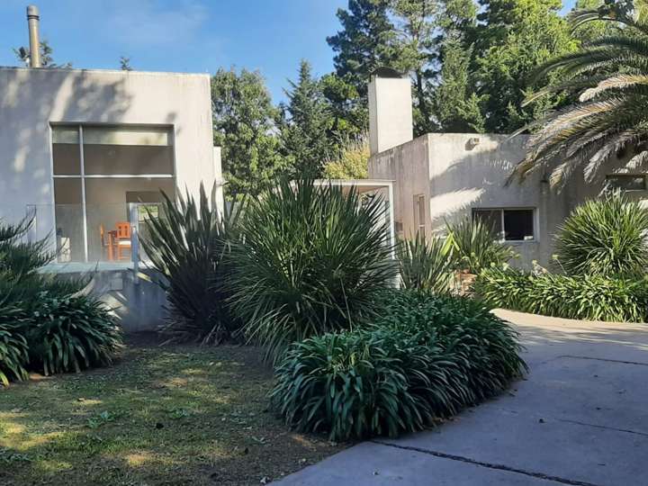 Casa adosada en venta en Partido de Tres Arroyos, Buenos Aires