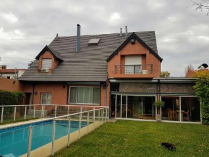 Casa en alquiler en Las Bases, 874, Haedo