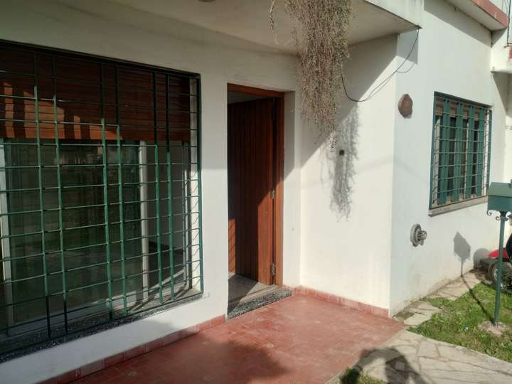 Casa en alquiler en Gervasio Méndez, Partido de Almirante Brown
