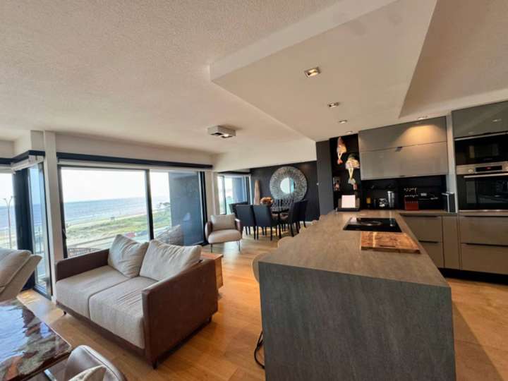Apartamento en venta en Rambla O'Higgins, Montevideo