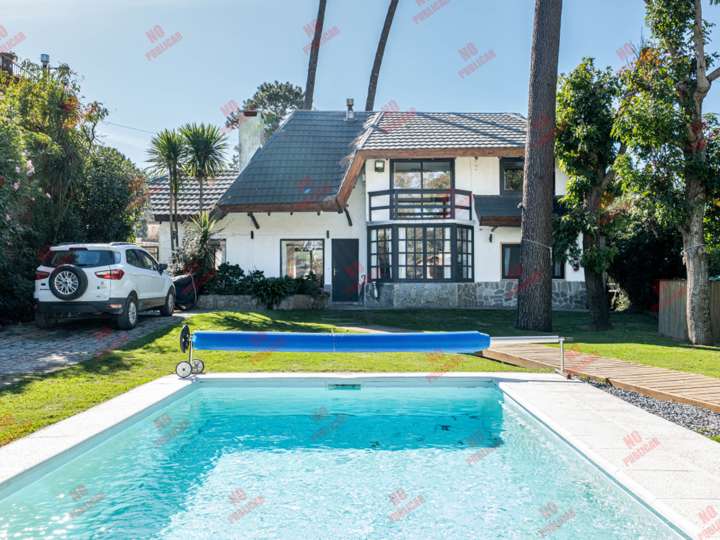 Casa en venta en Rambla Doctor Claudio Williman, Maldonado