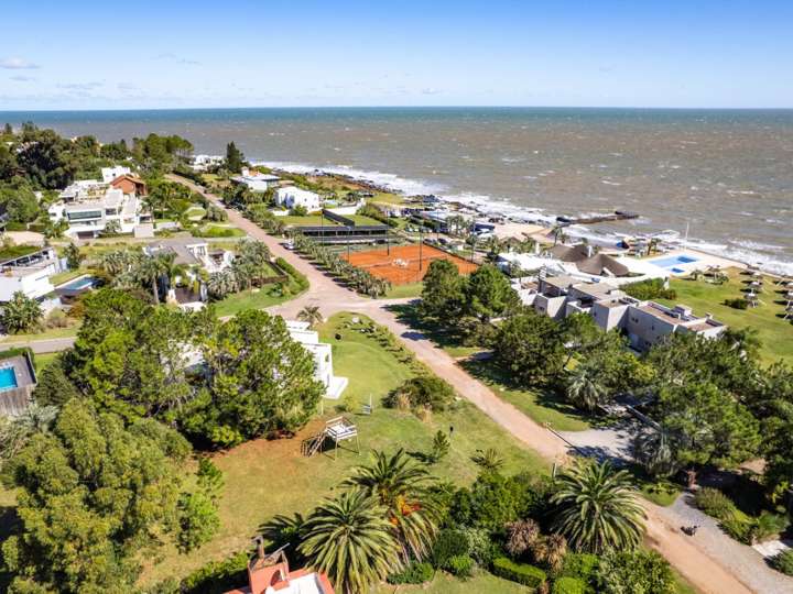 Terreno en venta en Carlos Páez Vilaró, Punta Ballena