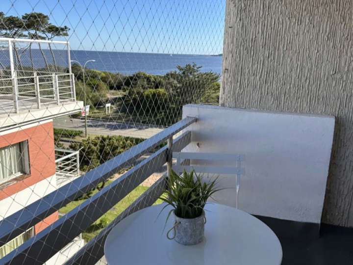 Apartamento en venta en Provincias Vascas, Maldonado