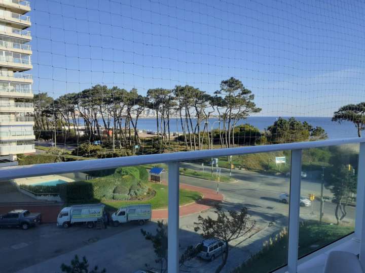 Apartamento en venta en Rambla Doctor Claudio Williman, Maldonado