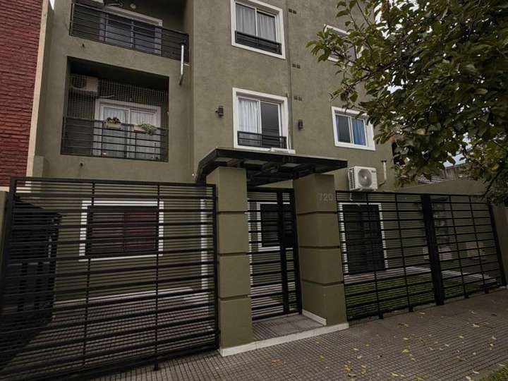 Departamento en alquiler en Juan Florio, 724, Villa Luzuriaga
