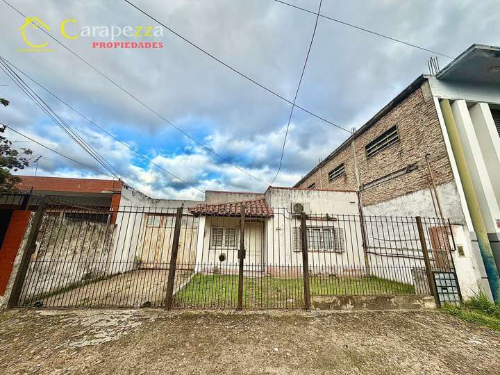 Casa en venta en 837 - Claudio Castro, 1250, Villa Bosch
