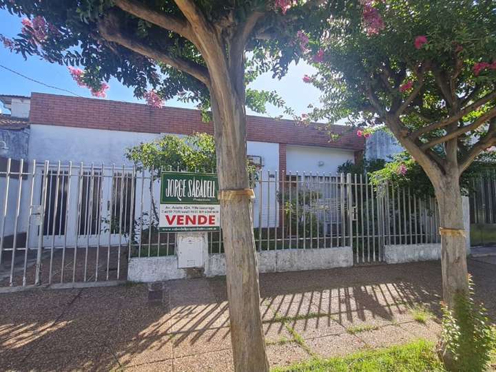Casa en alquiler en Juan Florio, 574, Villa Luzuriaga