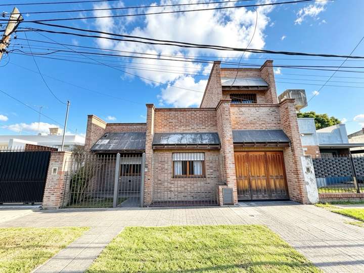 Casa en venta en 838 - Azopardo, 7710, Martín Coronado