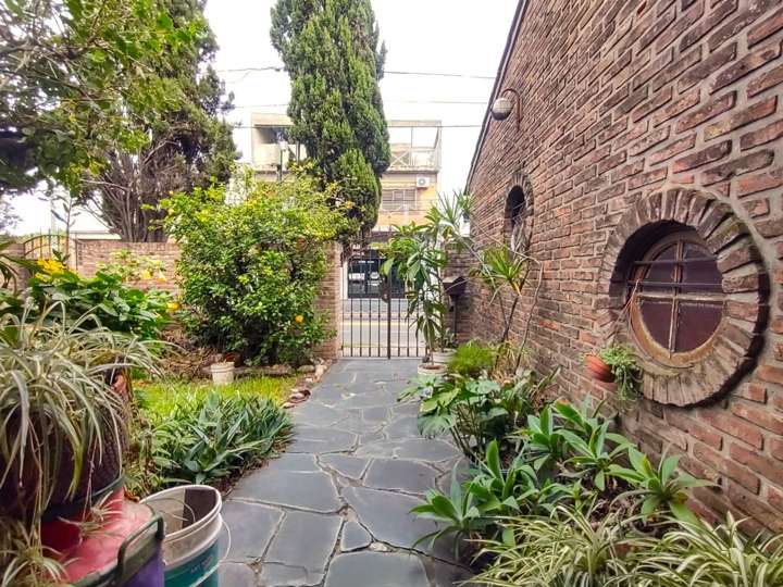 Casa en venta en Capitán Claudio Rosales, 1926, El Palomar