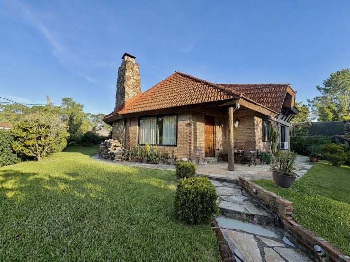 Casa en venta en Avenida General Leandro Gómez, Maldonado