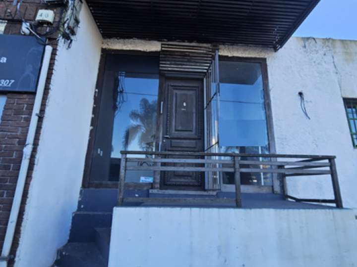 Comercial / Tienda en venta en Avenida Italia, Montevideo