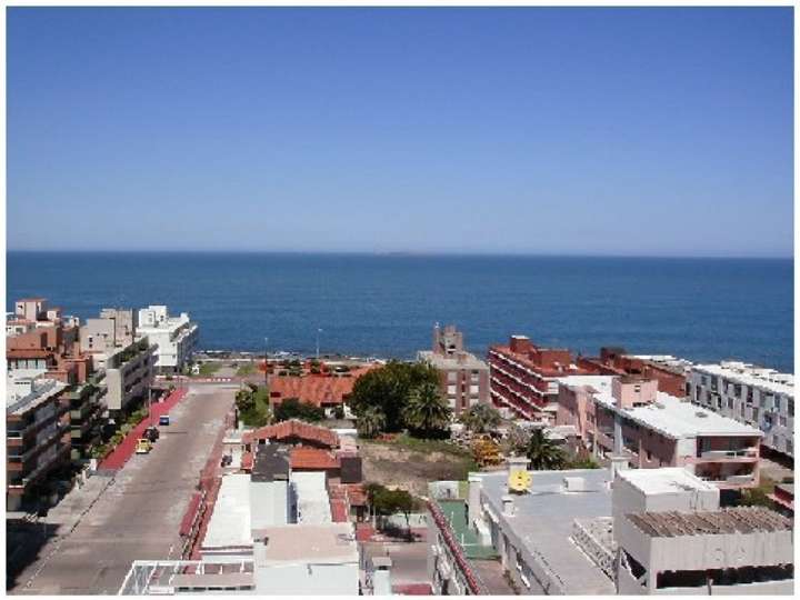 Apartamento en venta en Comodoro Gorlero (Calle 19), Punta Del Este