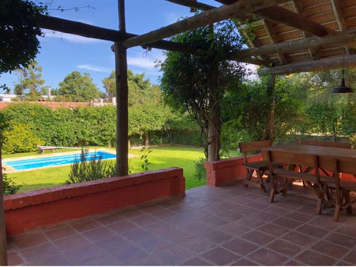 Casa en venta en Avenida Víctor Hugo, Punta Del Este