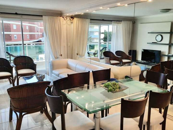 Apartamento en venta en Rambla Doctor Claudio Williman, Punta Del Este