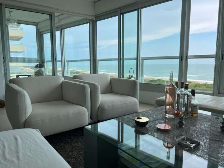 Apartamento en venta en Rambla Lorenzo Batlle Pacheco, Punta Del Este