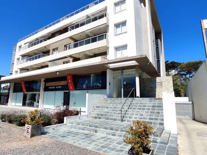 Apartamento en venta en Avenida Italia, Punta Del Este